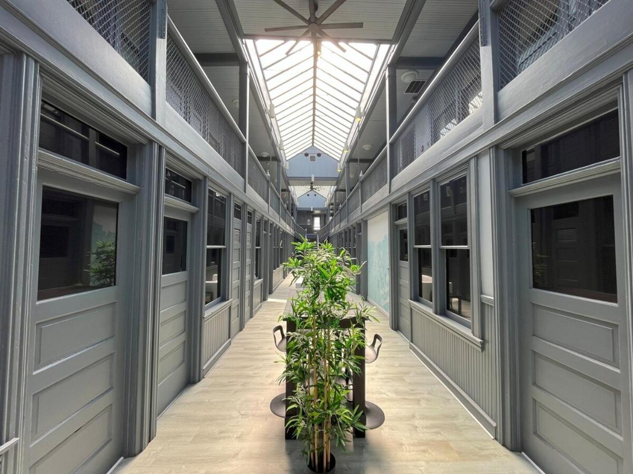 クリーブランドLocal Modern Getaway - Ground Floorアパートメント エクステリア 写真