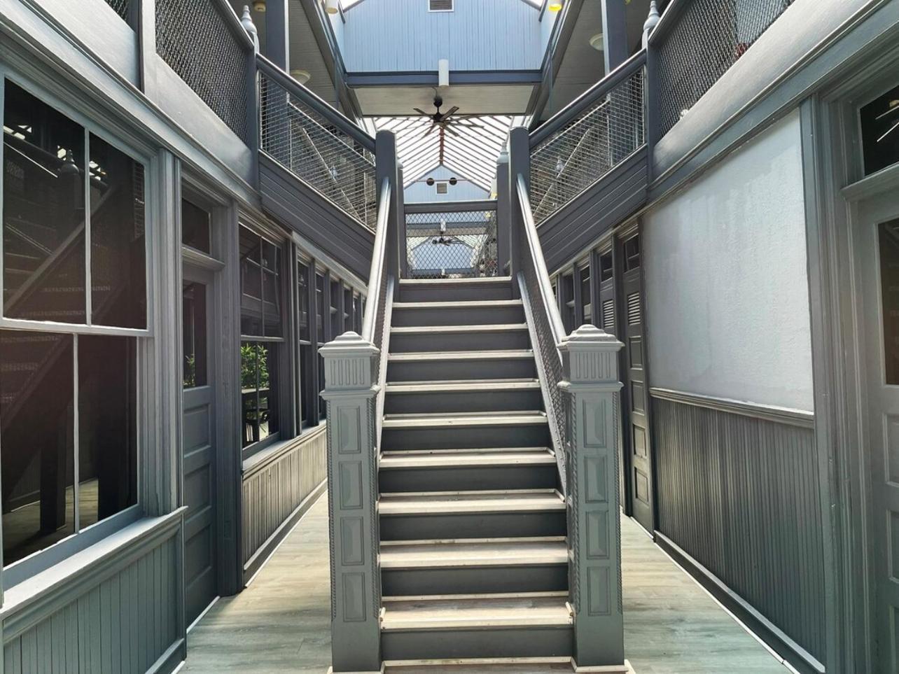 クリーブランドLocal Modern Getaway - Ground Floorアパートメント エクステリア 写真