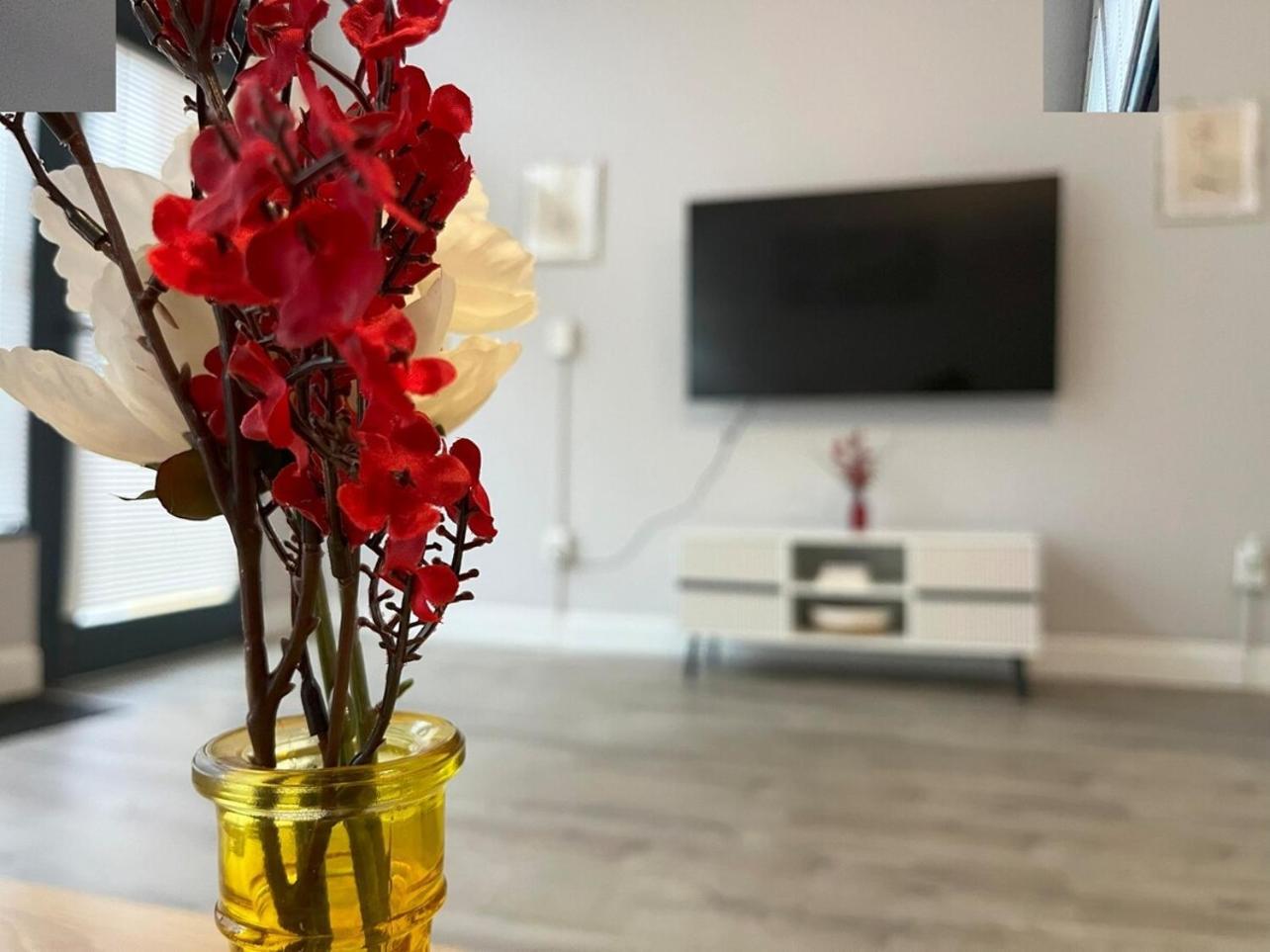 クリーブランドLocal Modern Getaway - Ground Floorアパートメント エクステリア 写真