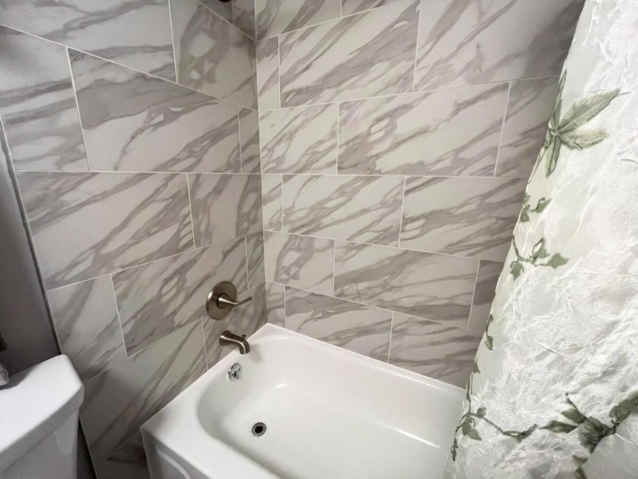 クリーブランドLocal Modern Getaway - Ground Floorアパートメント エクステリア 写真