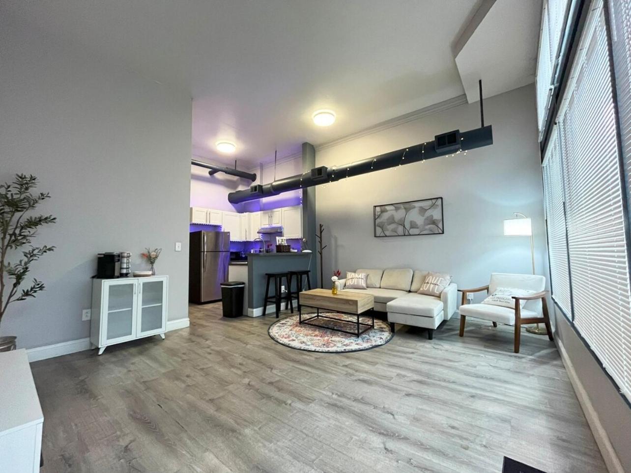 クリーブランドLocal Modern Getaway - Ground Floorアパートメント エクステリア 写真